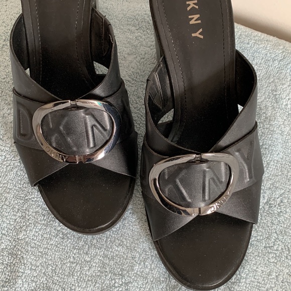 VGUC DKNY mules - Picture 2 of 6